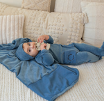 Ribbed pockets blanket